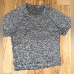 Lululemon cropped swiftly